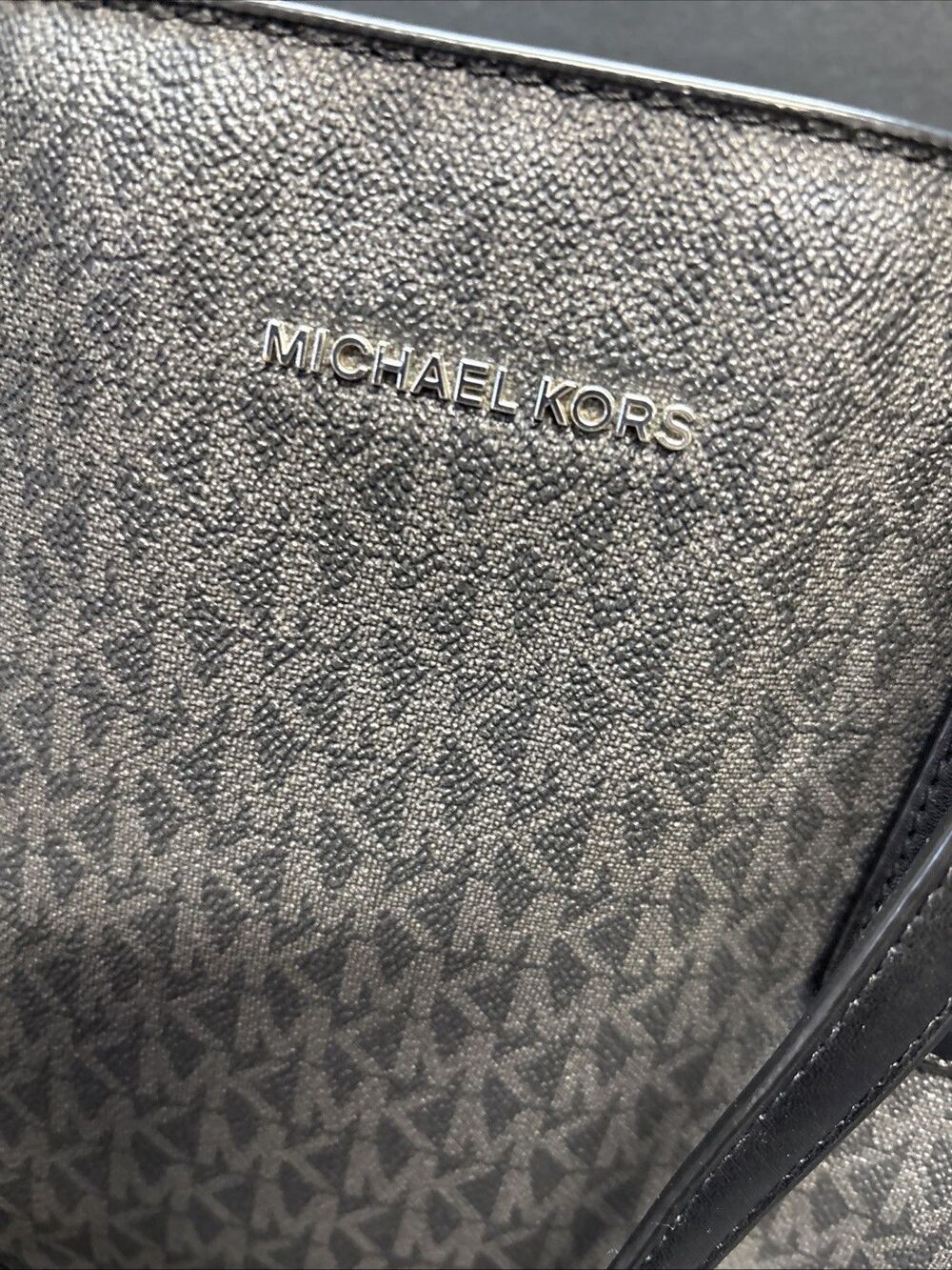 Michael Kors Logo Voyager East West Large Tote - Picture 2 of 11